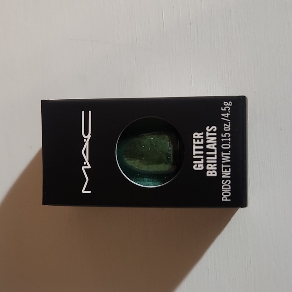 MAC Green Glitter Brilliants - Picture 3 of 7